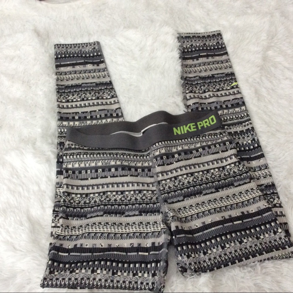 Nike Pro Leggings NEVER USED!